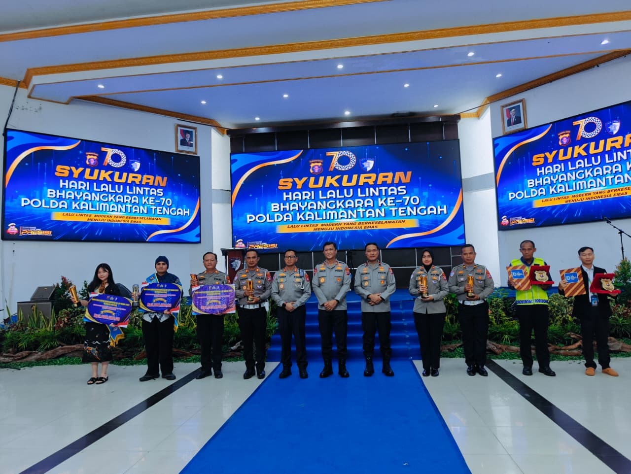 foto: jajaran Satlantas Polres Kotim saat menerima penghargaan dari Polda Kalteng atas sejumlah prestasi yang sudah diraih