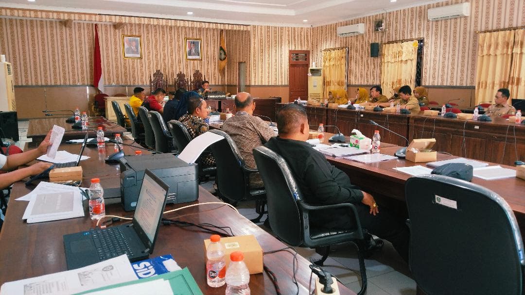 foto: rapat pembahasan anggaran DPRD KOtim dengan mitra kerja Dinas Pariwisata
